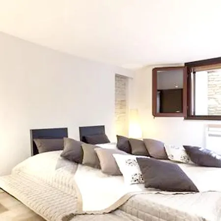 3 Bedrooms With Sea View Jacuzzi And Furnished Terrace At 1 Km Away From The Apartment *