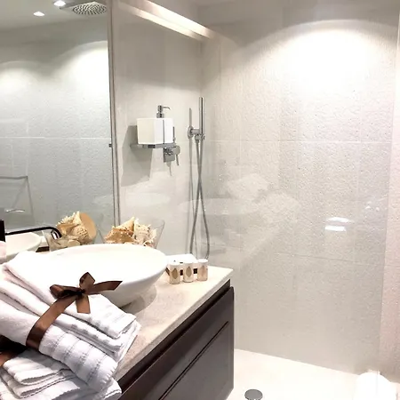 3 Bedrooms With Sea View Jacuzzi And Furnished Terrace At 1 Km Away From The