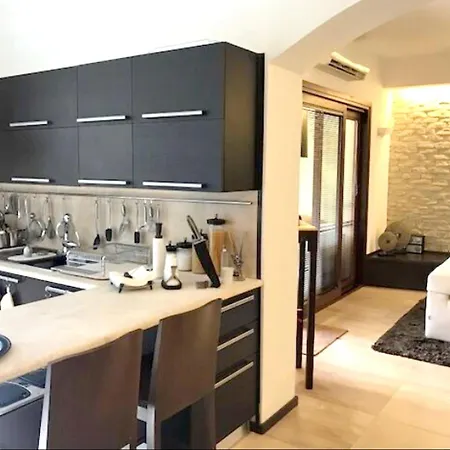 3 Bedrooms With Sea View Jacuzzi And Furnished Terrace At 1 Km Away From The Apartment Villasimius