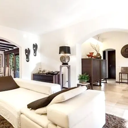 3 Bedrooms With Sea View Jacuzzi And Furnished Terrace At 1 Km Away From The * Villasimius