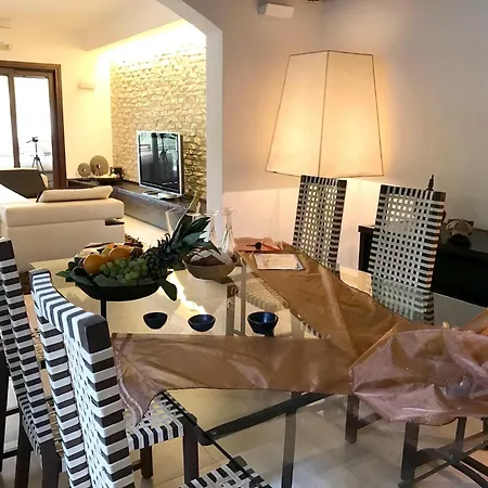 3 Bedrooms With Sea View Jacuzzi And Furnished Terrace At 1 Km Away From The * Villasimius